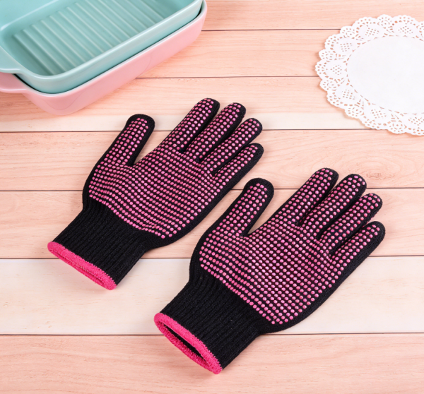 2-Pair Heat-Resistant Hair Styling Gloves – Bonus Silicone Hot Mat & Hair Clips Included